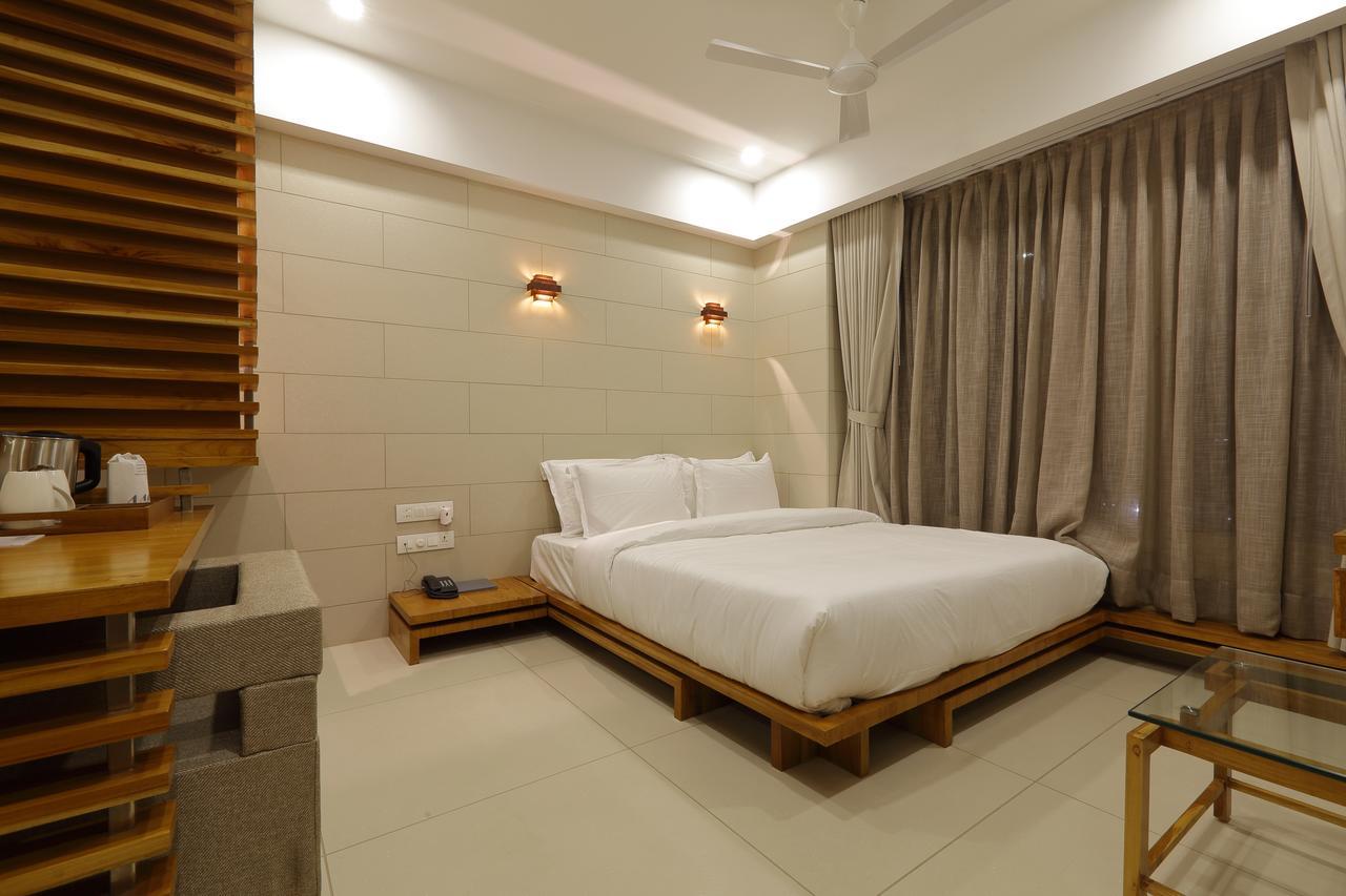 Hotel 440, A Serene Stay Ahmedabad Extérieur photo