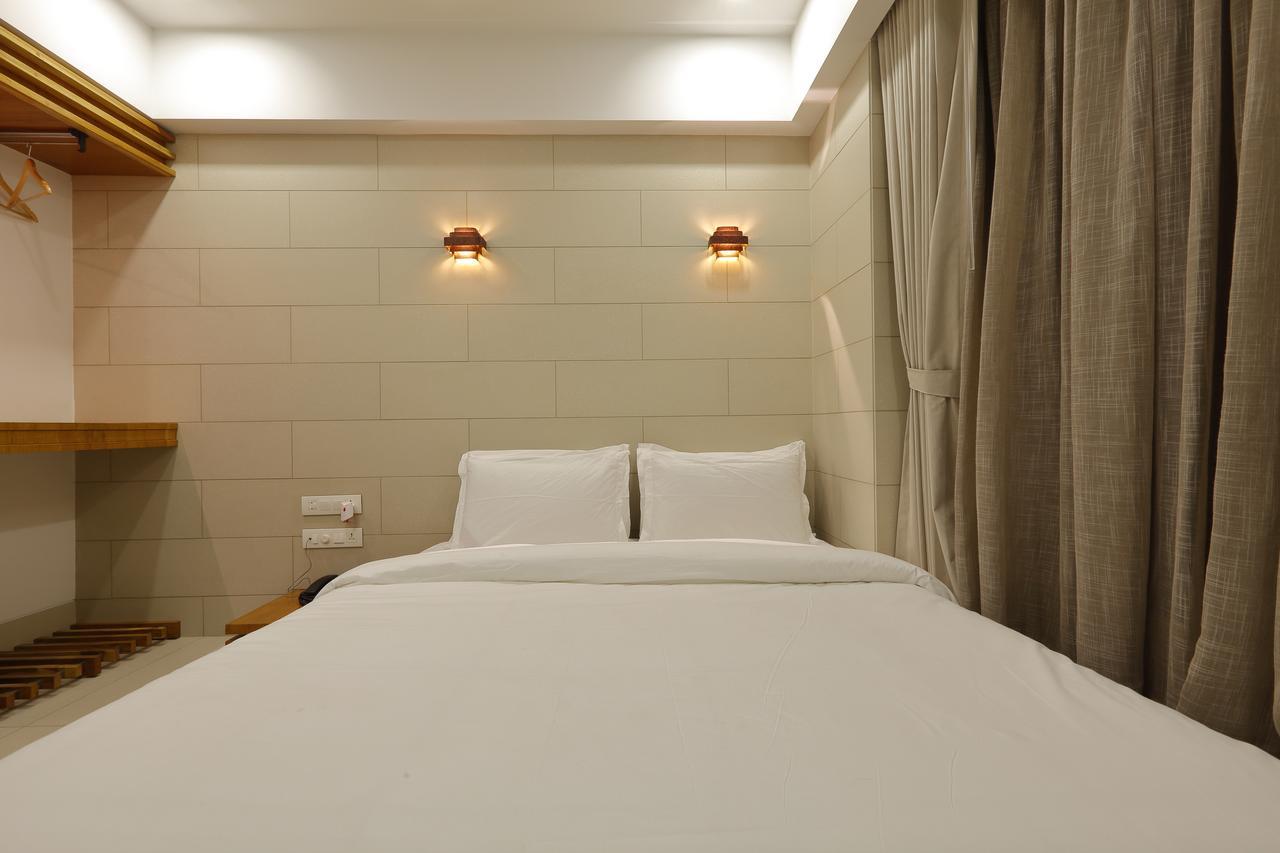 Hotel 440, A Serene Stay Ahmedabad Extérieur photo