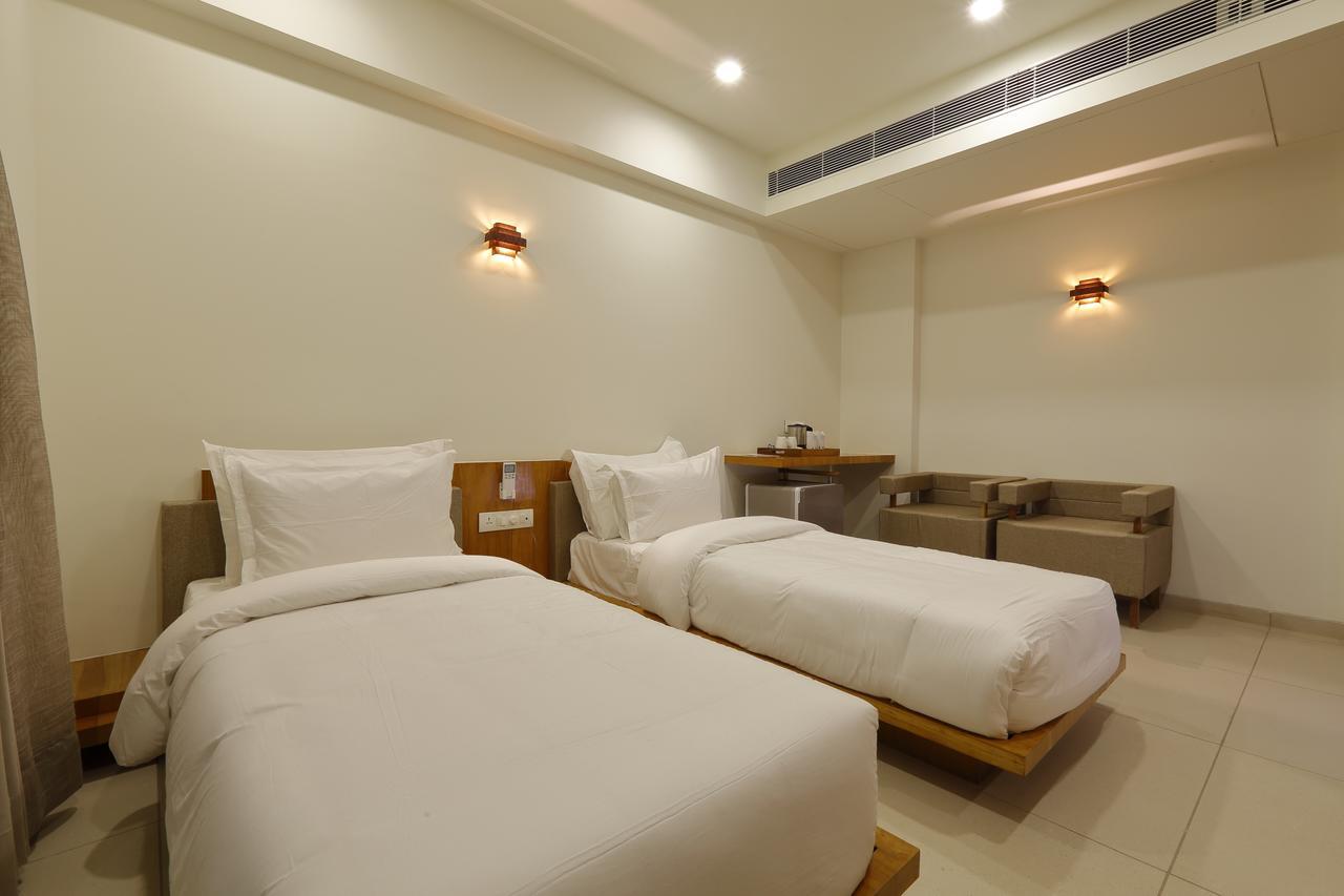 Hotel 440, A Serene Stay Ahmedabad Extérieur photo